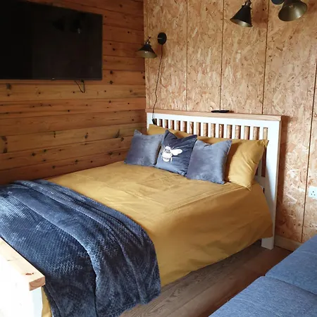 Chalet Pondside