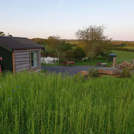 Chalet Pondside